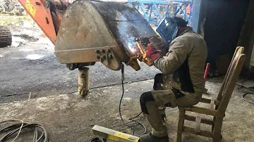 ЗАМЕНА АДАПТЕРОВ НА КОВШЕ ЭКСКАВАТОРА!